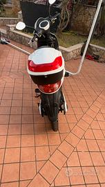 Scooter a pedalata assistita Vitale