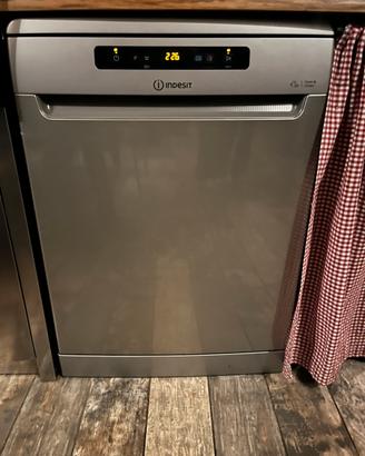 Lavastoviglie Indesit