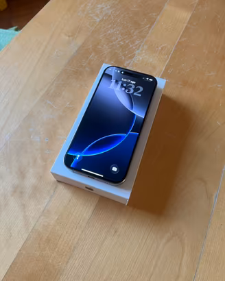 📱 iPhone 16 Pro 128 GB – Completo di accessori