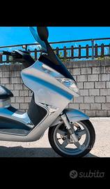 Piaggio x8 200cc