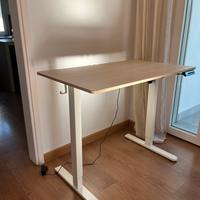 Scrivania regolabile in altezza