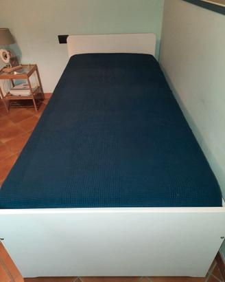 Letto singolo completo di materasso