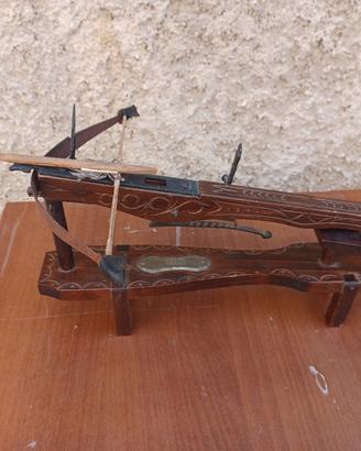 Balestra in miniatura da scrivania  funzionante 