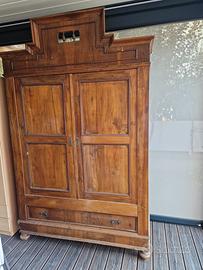 Armadio in legno massello