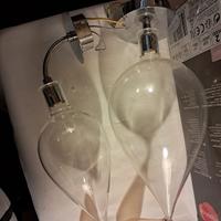 lampadario e lampada vetro con goccia pendente