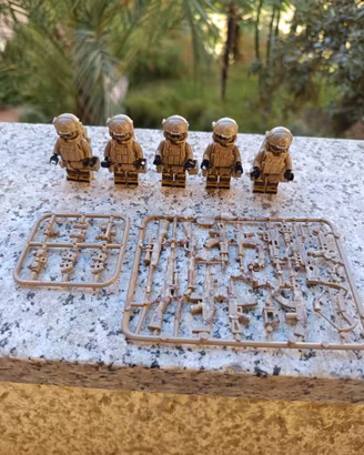 Minifigures compatibili, soldati mimetica deserto