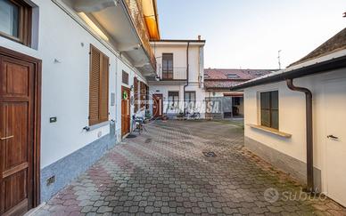 BILOCALE IN CONTESTO CORTE-CENTRO MELZO