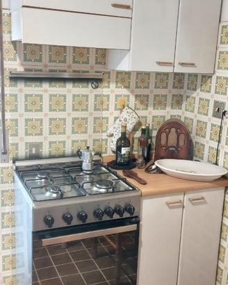 Cucina completa e piani cottura