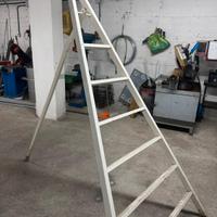 treppiedi trespolo artigianale 