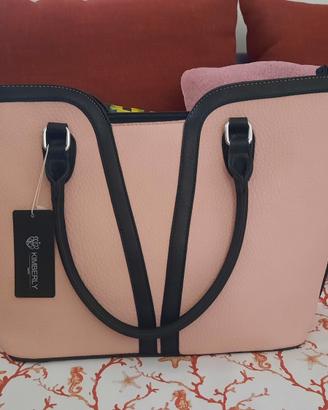 Borsa a mano e a tracolla nuova con etichetta