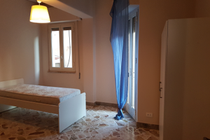 Camera arredata in centro per studentessa