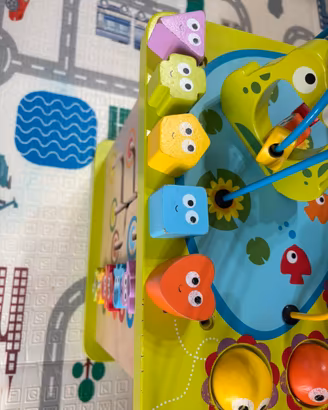 Hape cubo multiattività in legno per bambini
