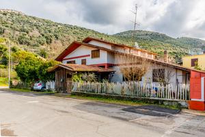 Villa Indipendente- Sermoneta, Latina