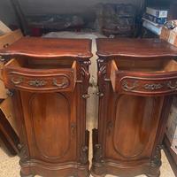 Coppia di Comodini in noce fine 800