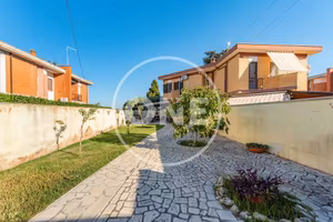 Villa di 92 m² con 4 locali a Ardea