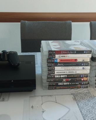 Playstation 3 slim e lotto da 20 giochi