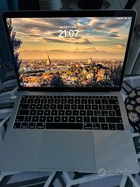 MacBook Air 13”