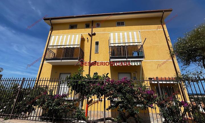 Appartamento, Campofelice di Roccella.