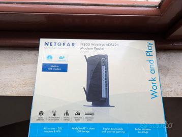 Modem Router NETGEAR 300 Wireless DGN 2200