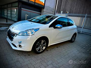 Peugeot 208 1.2 60 kw 82 cv PureTech allure Euro5B