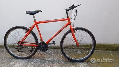 Mountain bike da 26 con 18 marce