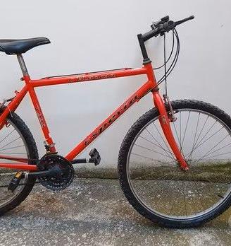 Mountain bike da 26 con 18 marce