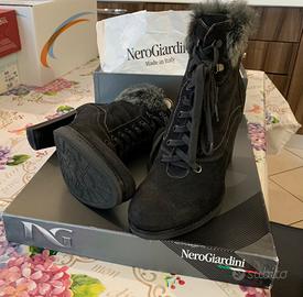 Polacchini di camoscio e pelle