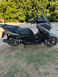 Scooter XMax 125