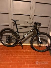 MTB Factor Lando HT Carbonio Pari al Nuovo