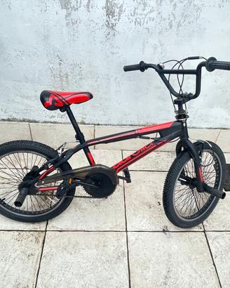 Bici modello BMX (Bicycle Motocross) marca Aurelia