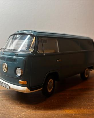 VW T2a Kastenwagen 1:18 Schuco - Edizione Limitata