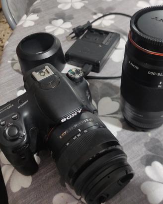 reflex Sony a58 con due obiettivi 