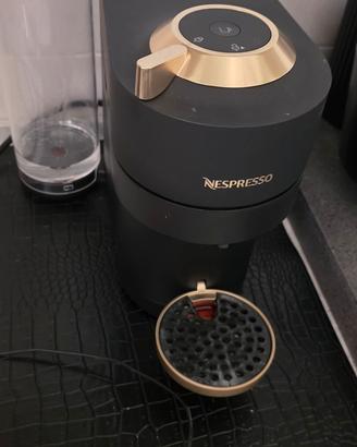 Macchina caffè Nespresso Vertuo Next Nero/Oro