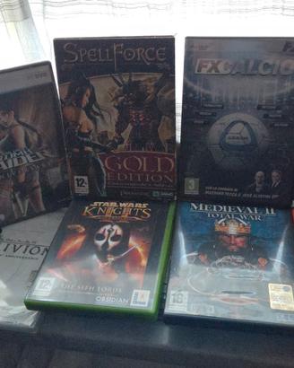 Assortimento di giochi PC anni 2000-2010