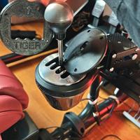 Cambio Manuale e sequenziale thrustmaster TH8A