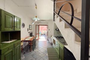 VILLA A SCHIERA D'ANGOLO A VILLASIMIUS