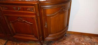 Credenza intarsiata a mano
