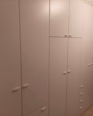 armadio/ scrivania 