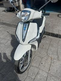 liberty 125 nuovo 400km