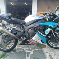 Yamaha r1