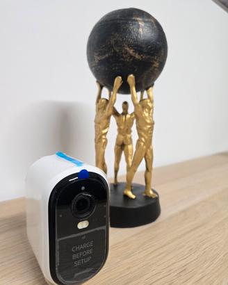 arlo assential indoor camera 2 generazione  wi-fi 