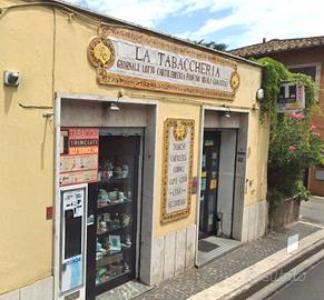 Attività / Licenza di 55 m² con 1 locale a Grottaf