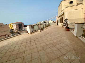 Attico panoramico con terrazza di 100 mq