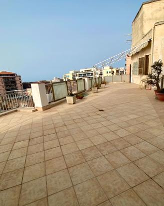 Attico panoramico con terrazza di 100 mq