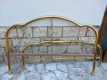 Letto matrimoniale in ottone elegante