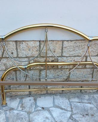 Letto matrimoniale in ottone elegante
