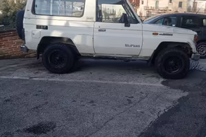 Toyota LAND cruiser lj73