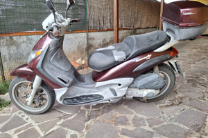 Scooter Beverly 200