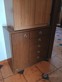Mobiletto con cassetti