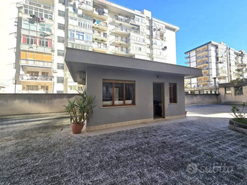 Ufficio luminosissimo di mq 35 zona Magnolie